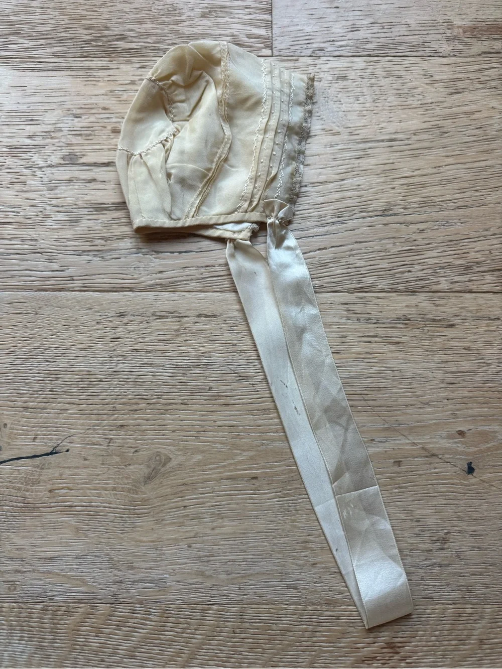 🔥VINTAGE Handmade Baby Bonnet - Cream DARLING! Price Firm!